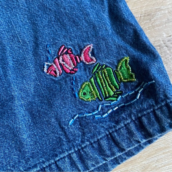 Vintage jean shorts mom style elastic waist denim shorts embroidered fish detail - Picture 4 of 11